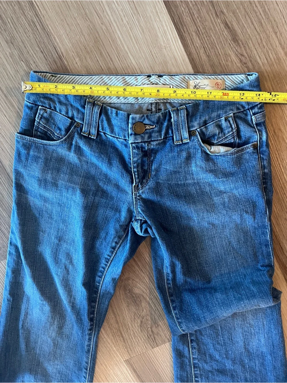 GAP Limited Edition Low Rise Flare Jeans Women’s 26 Regular Y2K Medium Wash - Picture 9 of 11